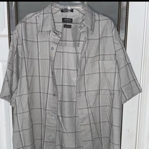 Men’s Grey Plaid Collared Shirt